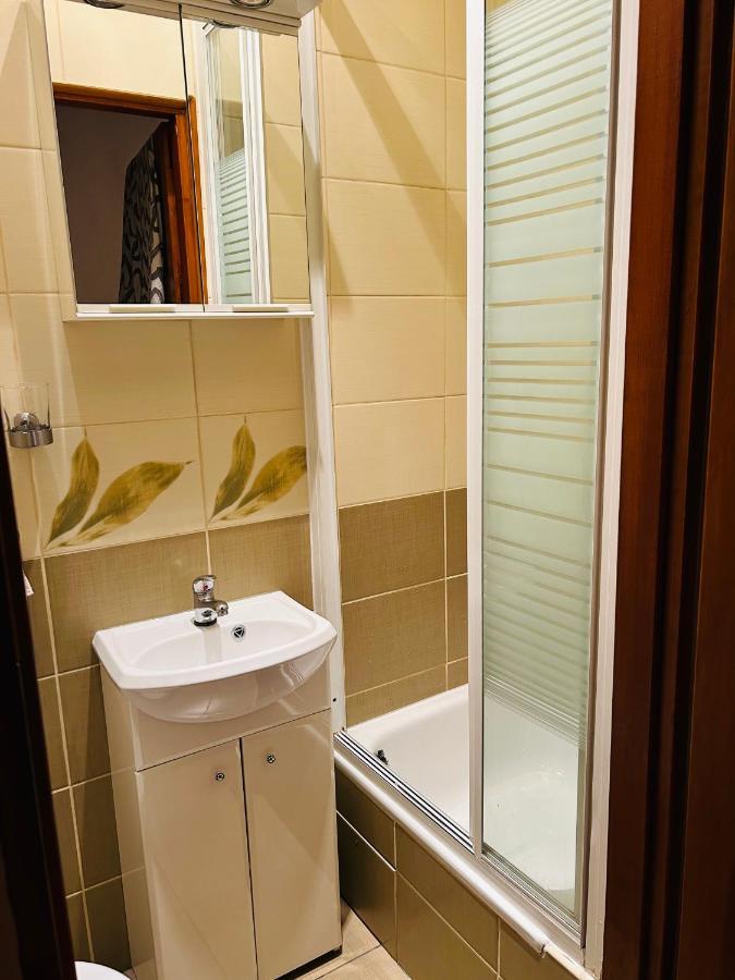 Kr Apartamenty Cracovia Exterior foto